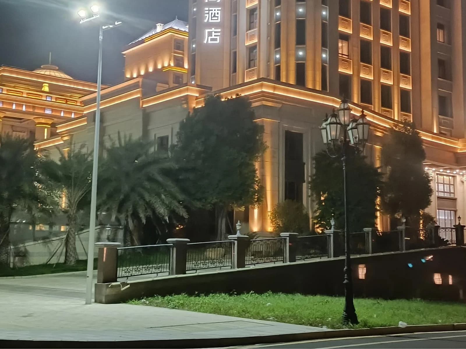 YY-XQD-3545 Architectural Wall-Wash Light application view